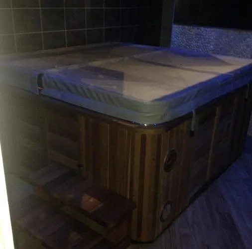 Semesterbostad De Gamme Jacuzzi Sauna Clermont-Ferrand